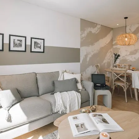 Ducenta - 1 Bedroom And Parking In Alvalade Апартаменты *